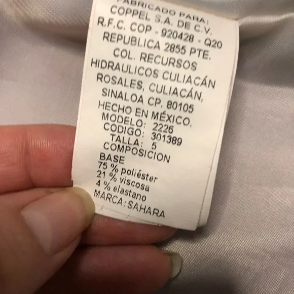 Burgundy Sahara Blazer Size Small (Fits Like size 4) - Picture 6 of 13